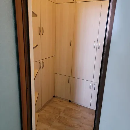 And Skyline 2br 5th Floor Walk Up ヴァルナ